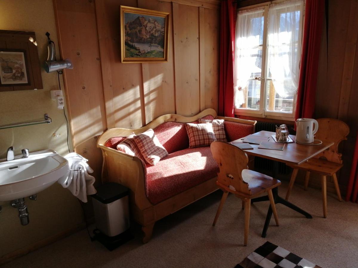 B&B Rosaly Château-d'Oex Habitación foto