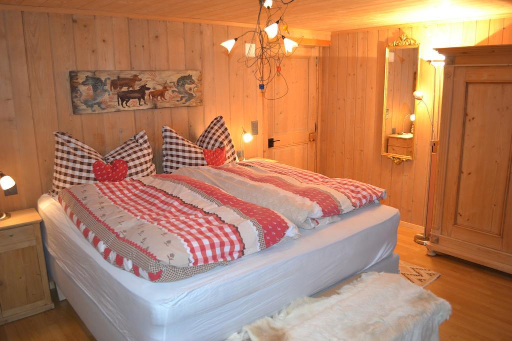 B&B Rosaly Château-d'Oex Habitación foto